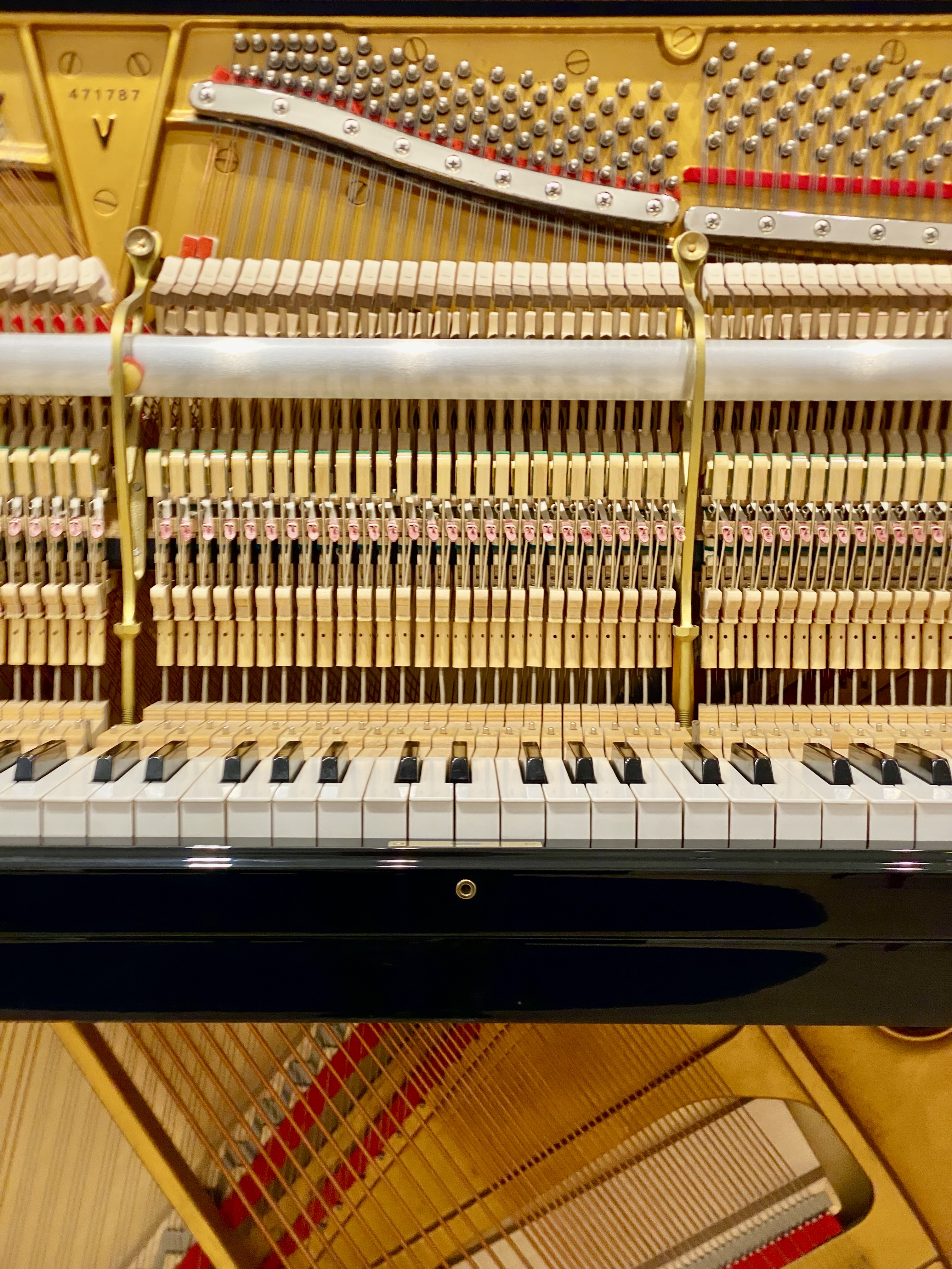 Steinway & Sons Piano V-125